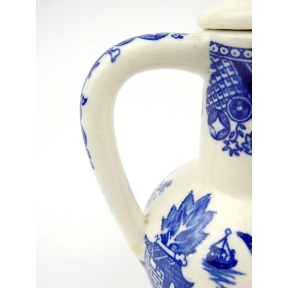 Set Of 2 Vintage Blue & White Ceramic Oil & Vinegar Cruet Pitchers With 1 Lid - Picture 9 of 16